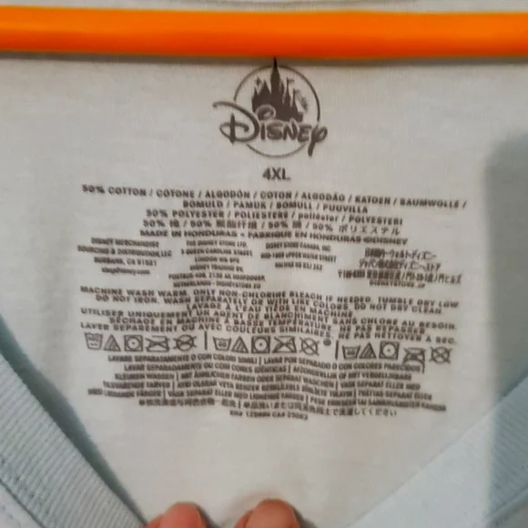 2 Disney Winnie the Pooh Women's Tees: Blue "Save the Bees" 4X & White "Gift" 4X - Picture 4 of 10